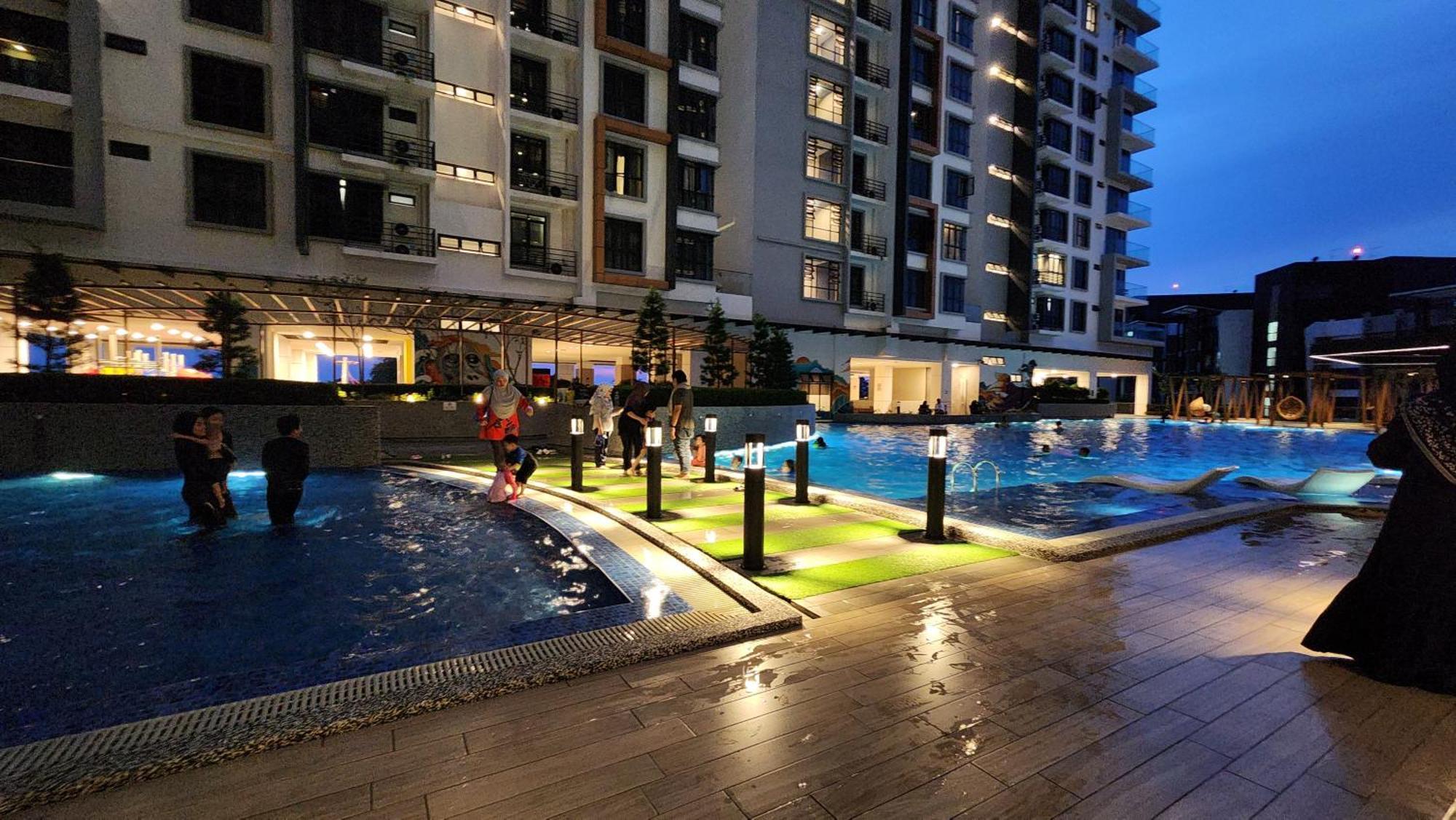Apartment K-avenue With Ps5 And Pool View By Jh Project Kampong Tangihan